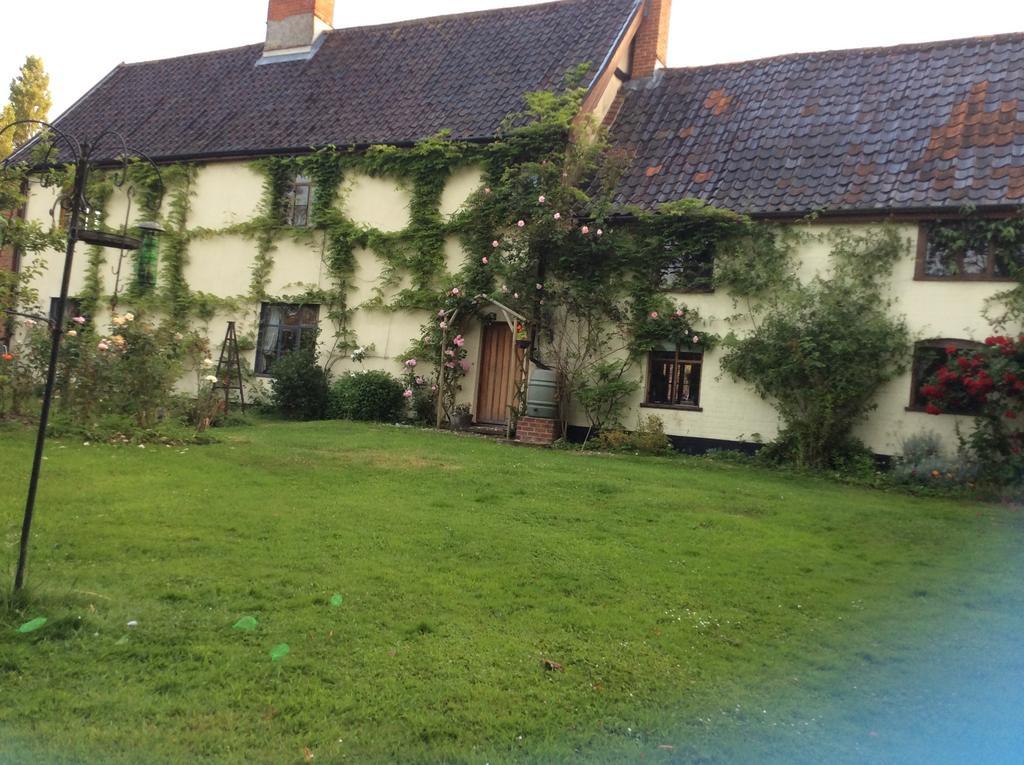Valley Farmhouse, Westhall Redisham Buitenkant foto