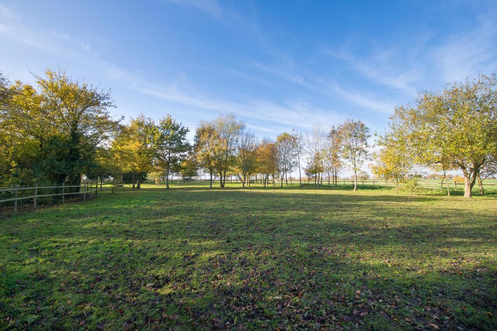 Valley Farmhouse, Westhall Redisham Buitenkant foto